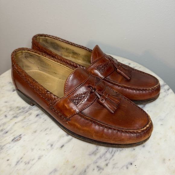 Allen Edmonds Maxfield Shoes Size 11D
Brown tan Leather loafer kiltie main image 4